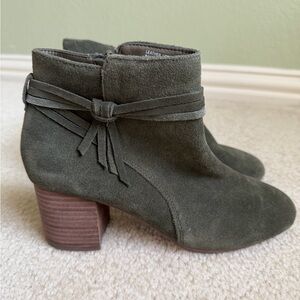 Violet & Red Jenna Suede Ankle Booties Olive Green Fringe Tie Block Heel